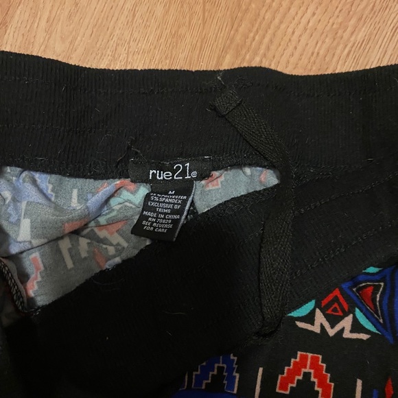 Aztec print joggers!! - Picture 3 of 4